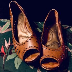 Dexflex by Dexter Brown Peep Toe Baby Wedge